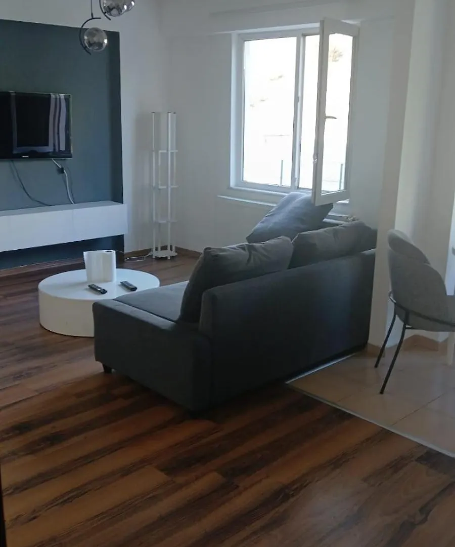 Apartament Sabiha Goekcen 5 Dk A Havuzlu Otoparkli Yesillikler Icinde Istanbul